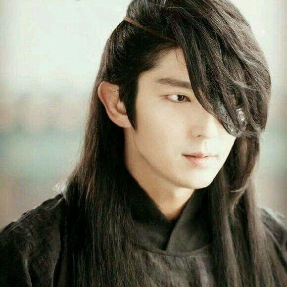 A moment captured by a fan of Lee Joongi