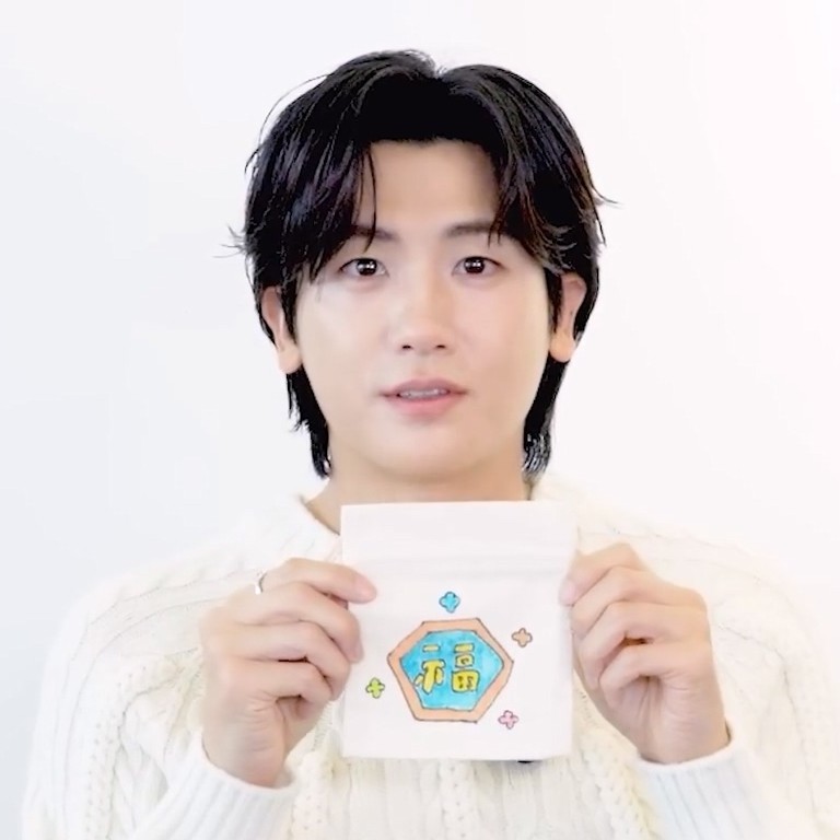 Behind-the-scenes cut of Park Hyungsik