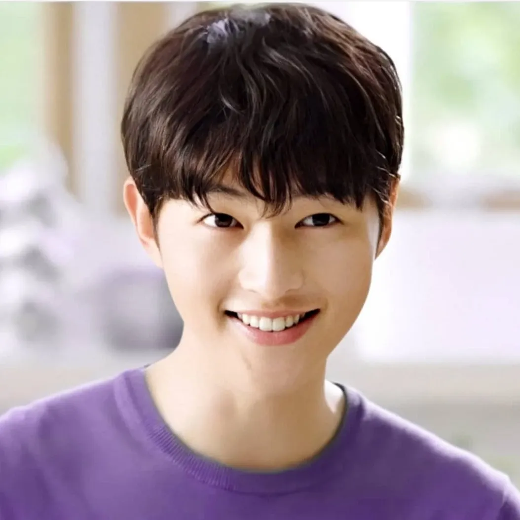 A moment captured by a fan of Song Joongki