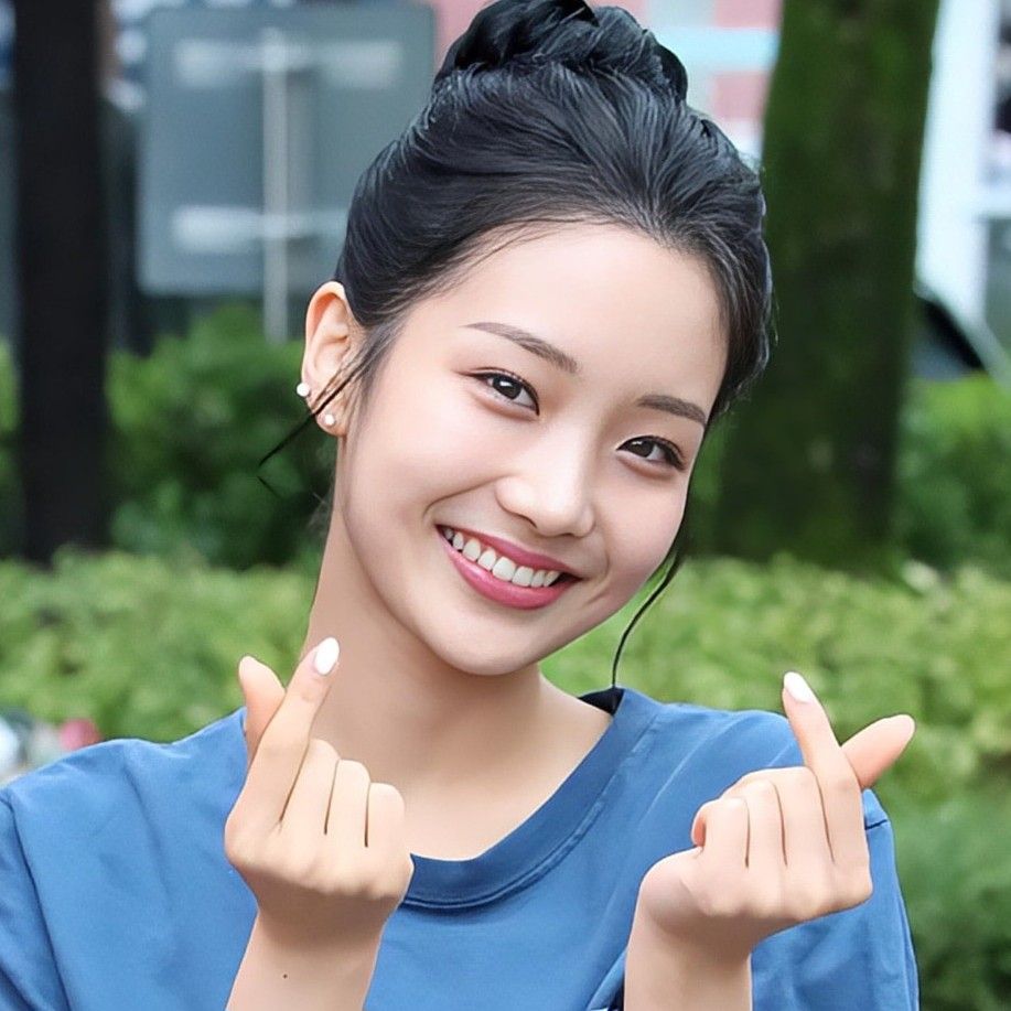 Recent activity shot of Kim Soyeon (2004)