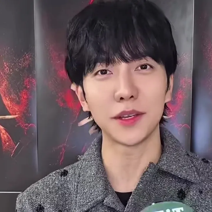 Foto terbaru dari Lee Seunggi