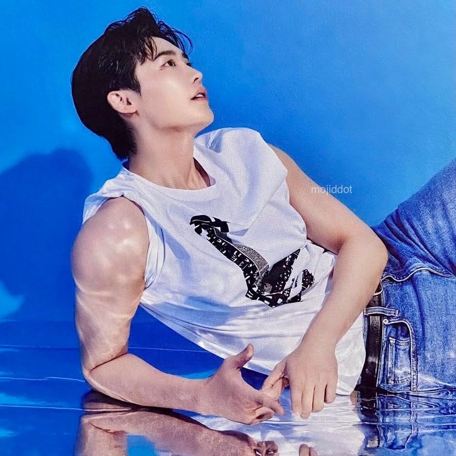 Latest photo of Lee Jongsuk