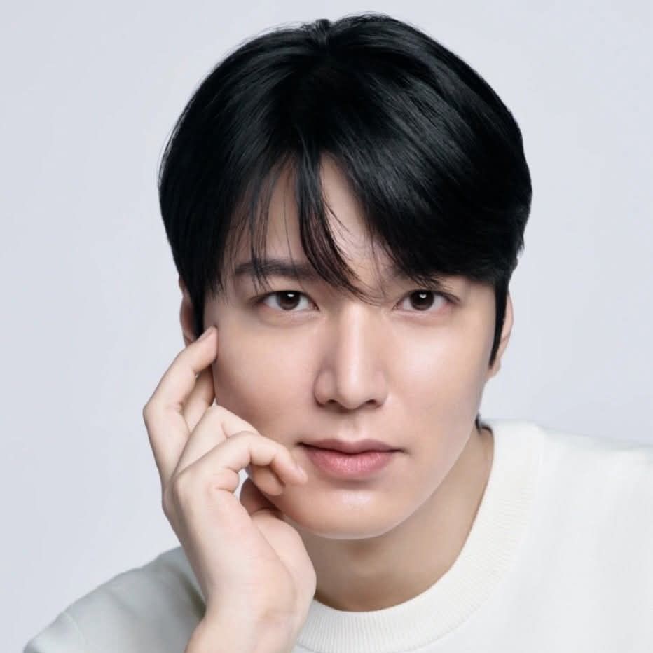 Recent activity shot of Lee Minho