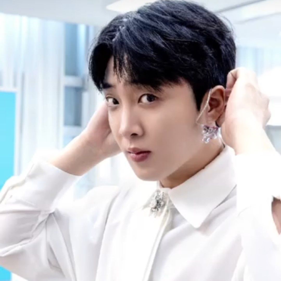 Behind-the-scenes cut of Hwang Yunsung