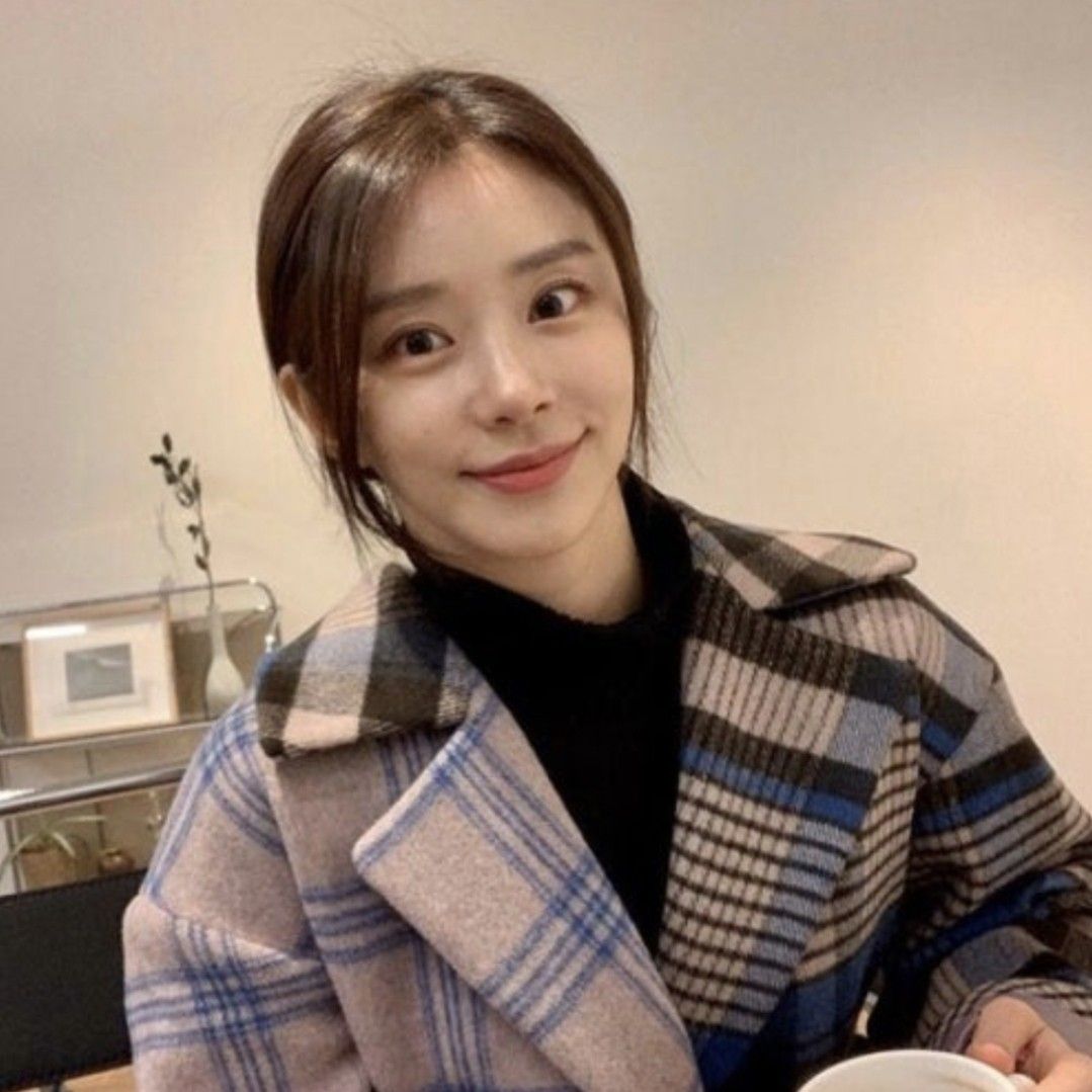 A moment captured by a fan of Lee Joobeen