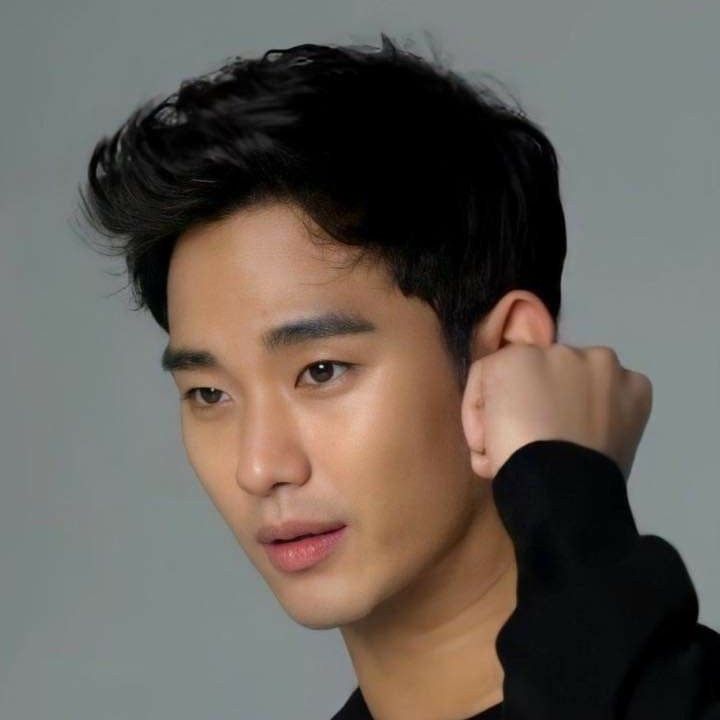 金秀贤的最新照片