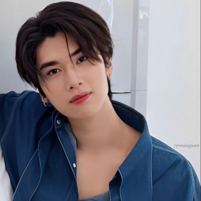 Latest photo of Dunk Natachai Boonprasert