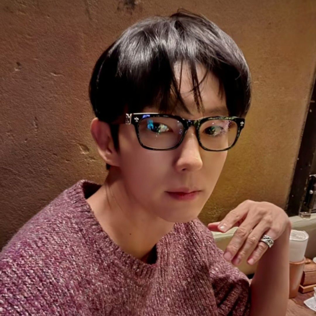 Behind-the-scenes cut of Lee Joongi