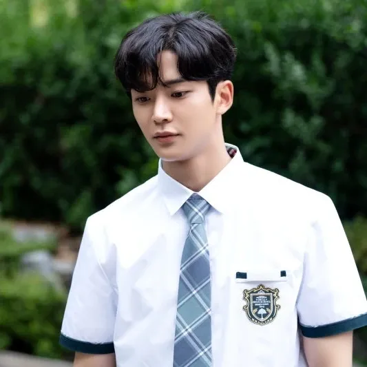 Cuplikan di balik layar dari Rowoon