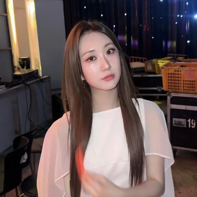 Cuplikan di balik layar dari Jeon Yujin