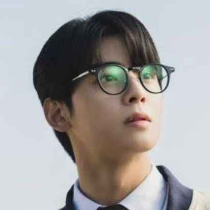 Behind-the-scenes cut of Cha Eunwoo