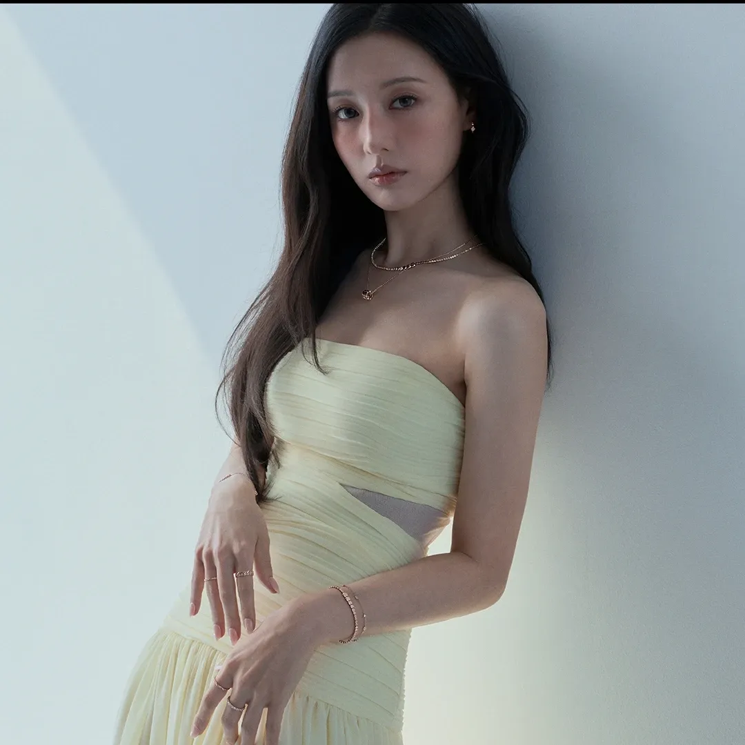 Behind-the-scenes cut of Kim Jiwon