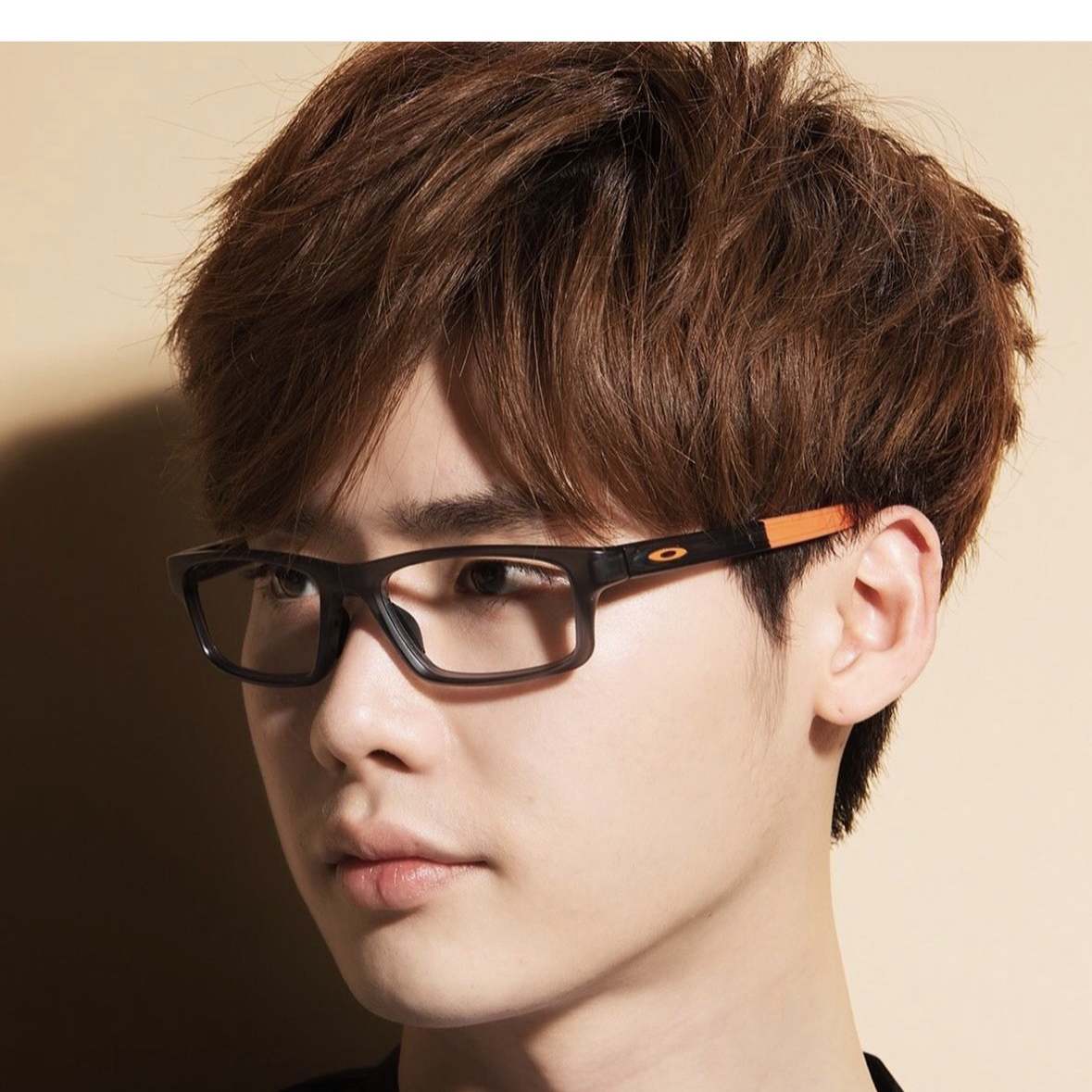 Behind-the-scenes cut of Lee Jongsuk