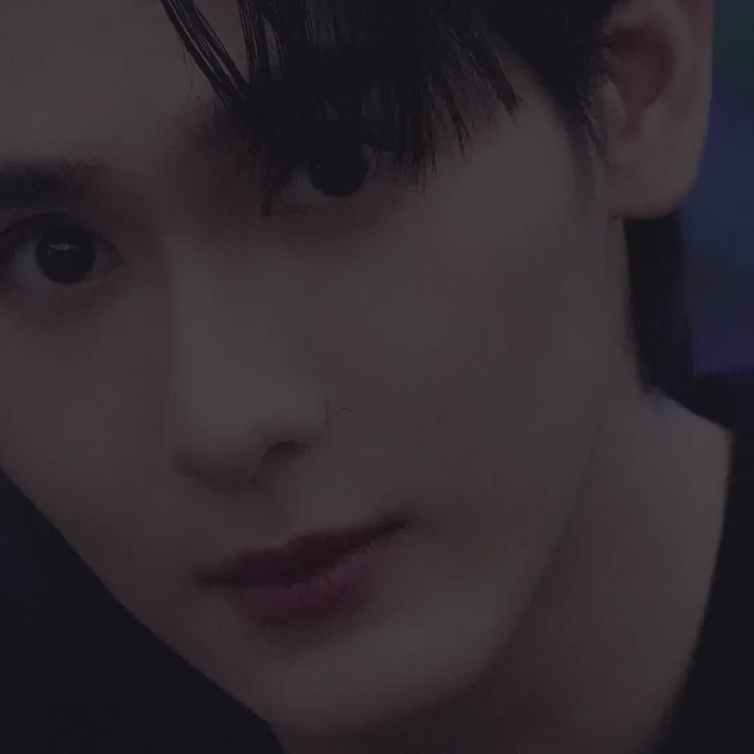 Behind-the-scenes cut of Book Kasidet Plookphol