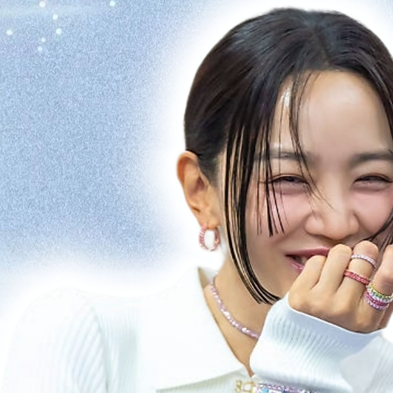 Behind-the-scenes cut of Shin Haesun