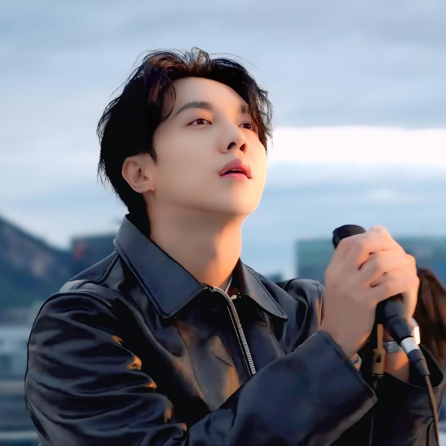 Foto kegiatan terbaru dari Lee Seunggi