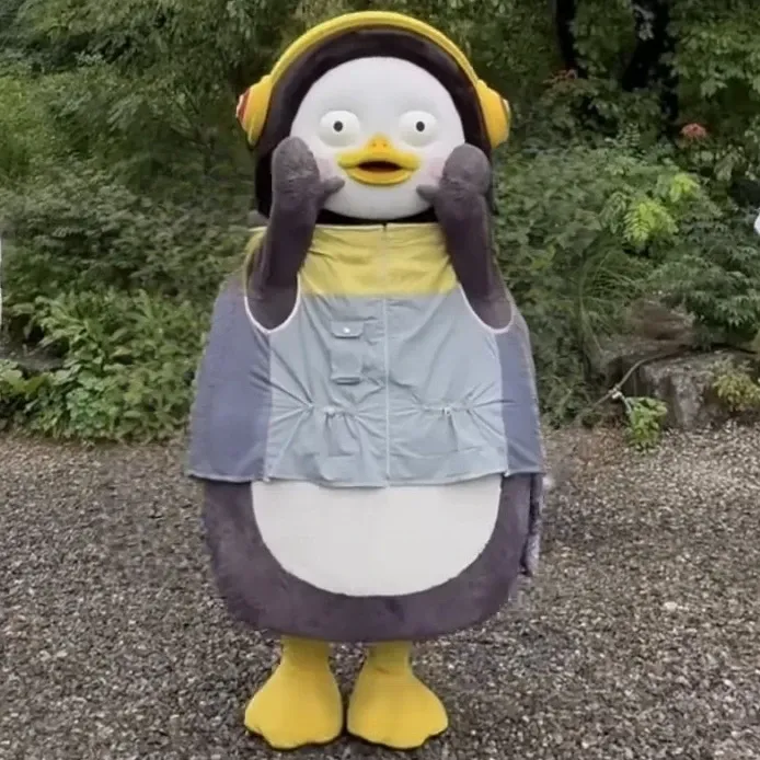 ペンスの最近の活動ショット