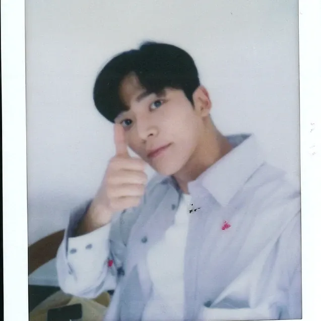 Foto kegiatan terbaru dari Rowoon