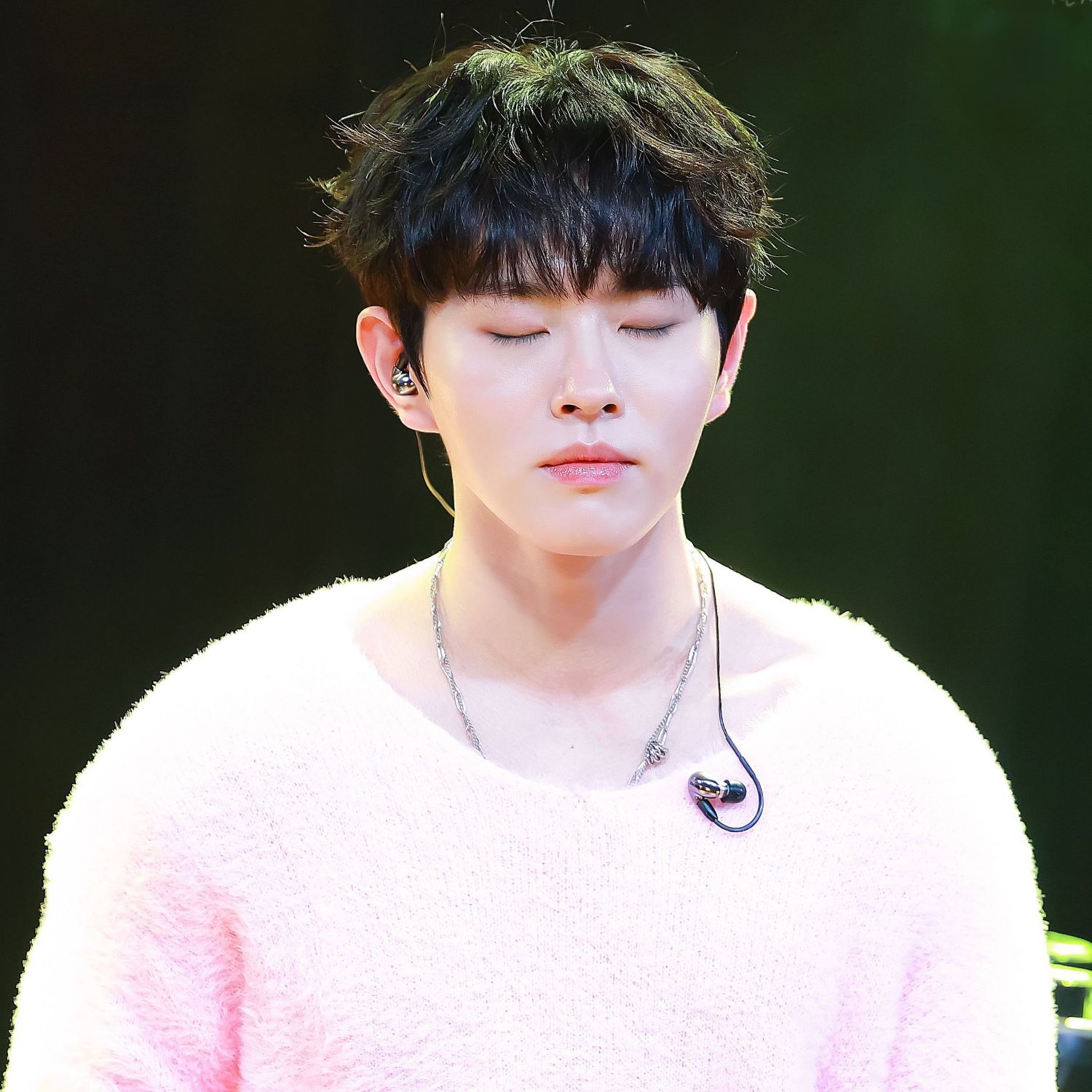 Recent activity shot of Lee Byeongchan