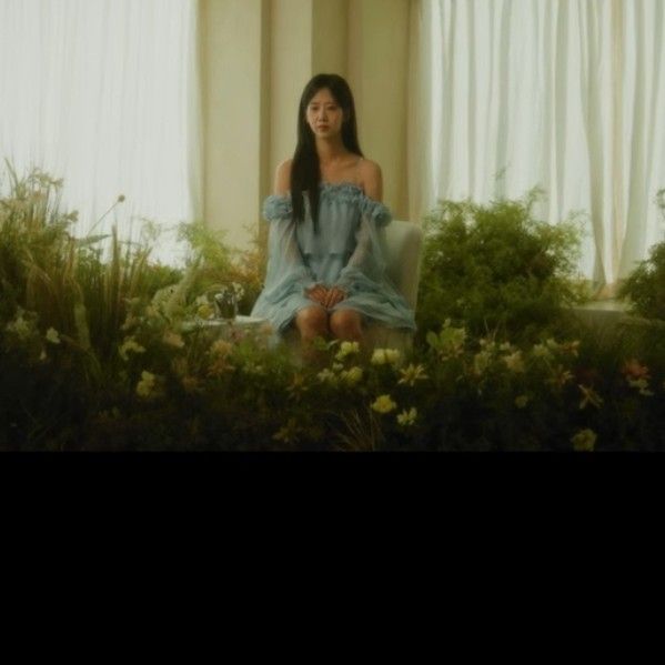 A moment captured by a fan of Kang Hyeyeon