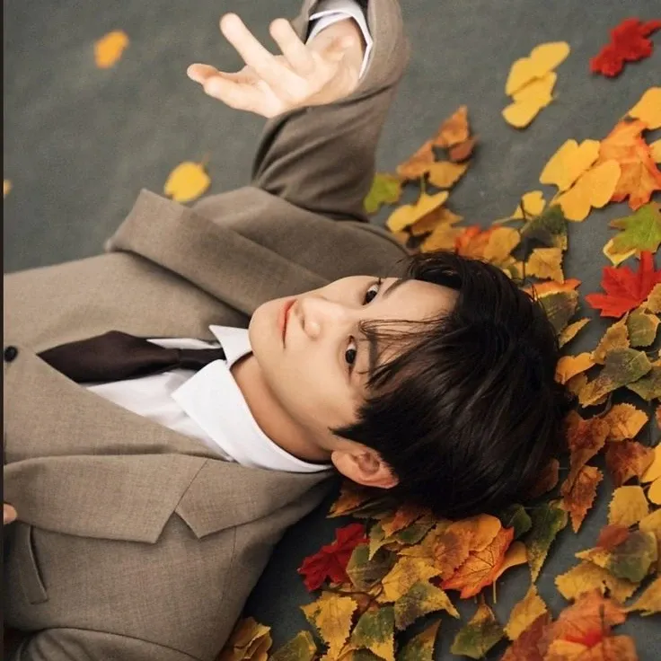Behind-the-scenes cut of Kim Bum