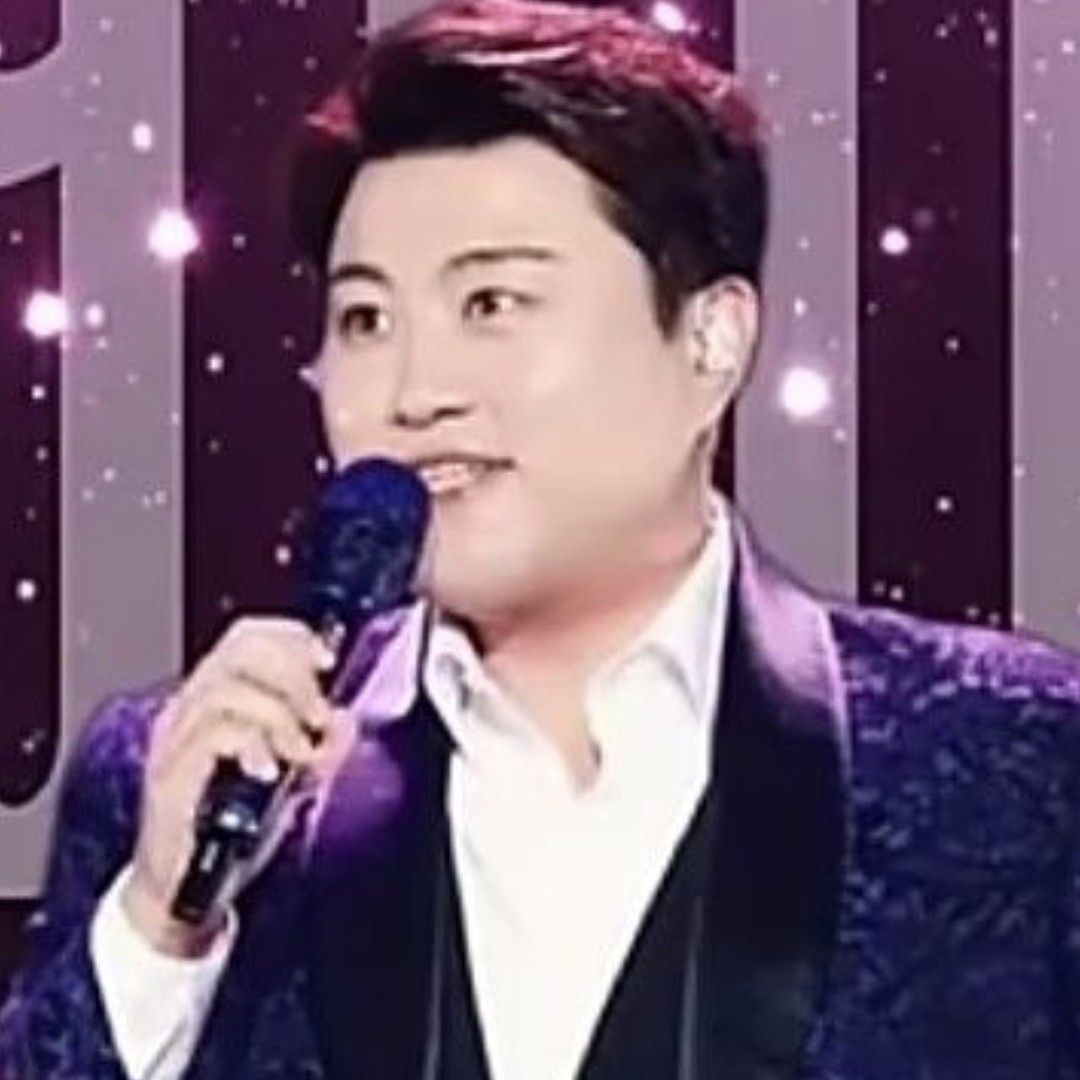 Momen yang diabadikan oleh penggemar Kim Hojoong