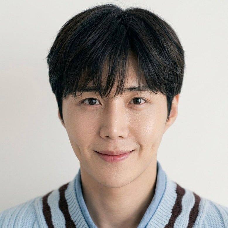 Behind-the-scenes cut of Kim Seonho