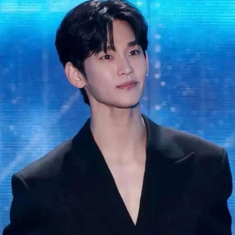 Behind-the-scenes cut of Kim Soohyun