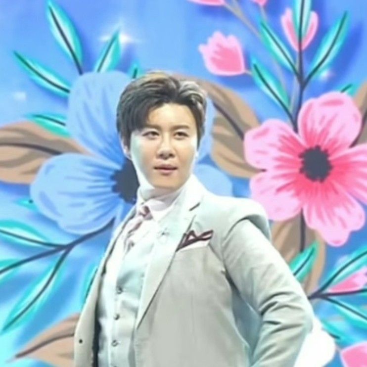 チン・ヘソンの最近の活動ショット