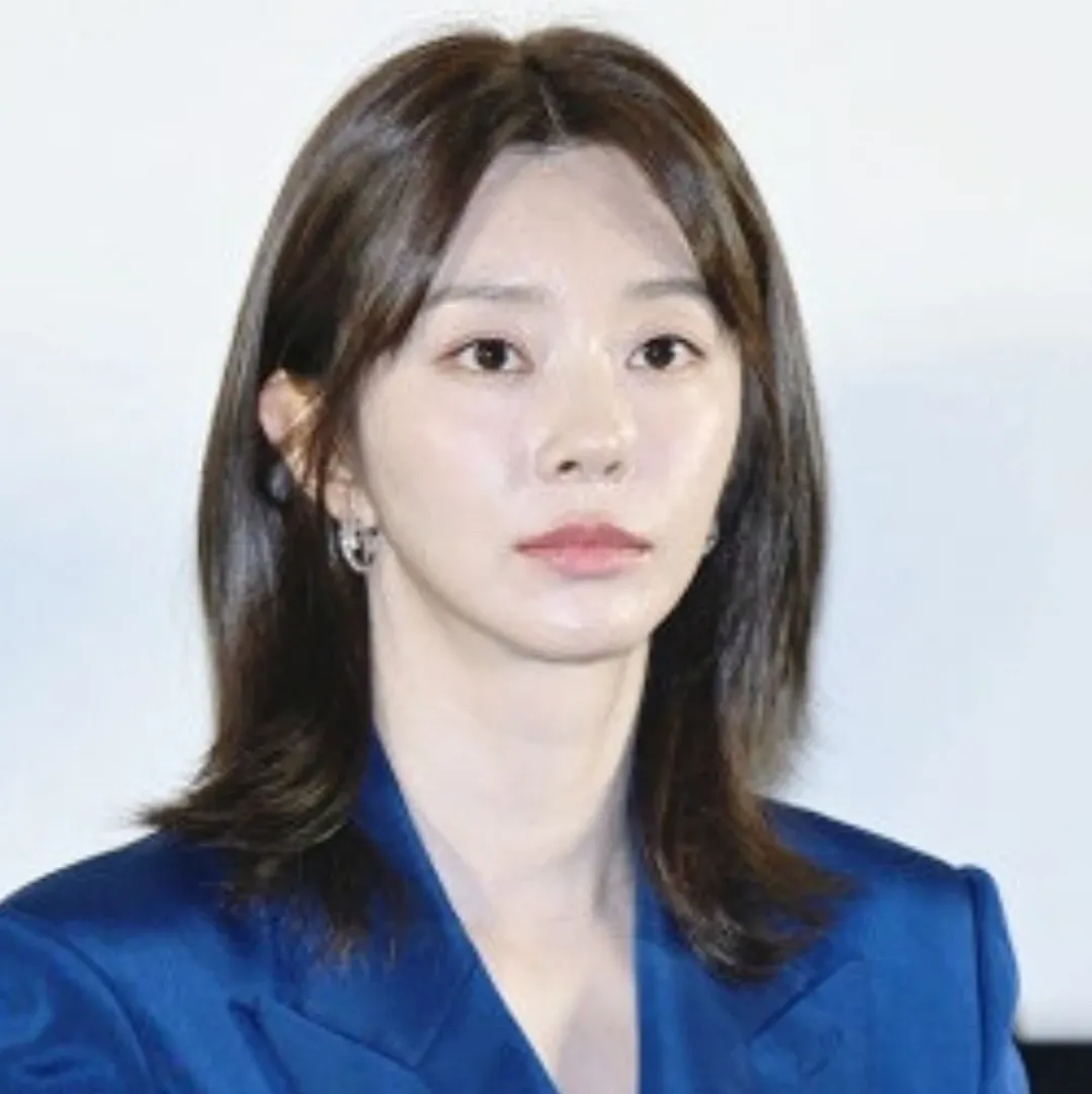 Recent activity shot of Lee Joobeen