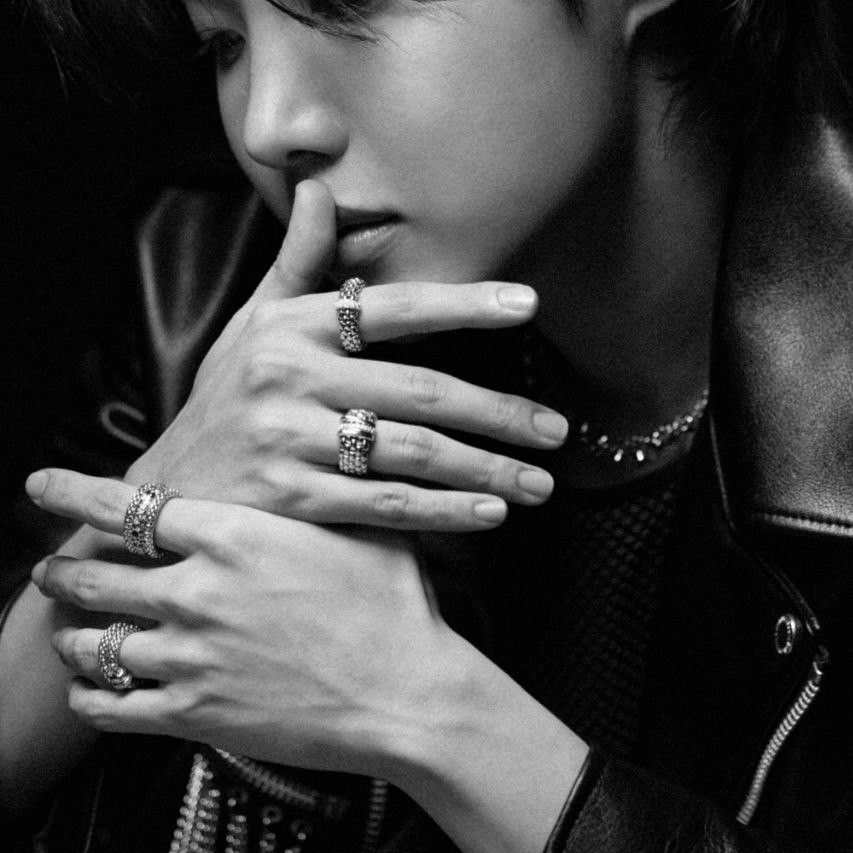 김태형 (뷔) 최근 활동샷