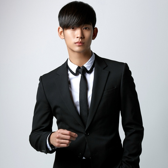 粉絲拍下的金秀賢瞬間