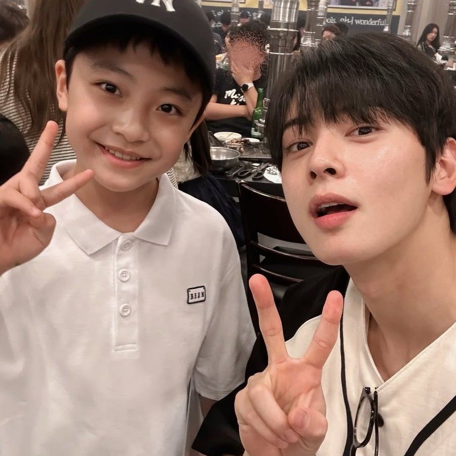 Recent activity shot of Cha Eunwoo