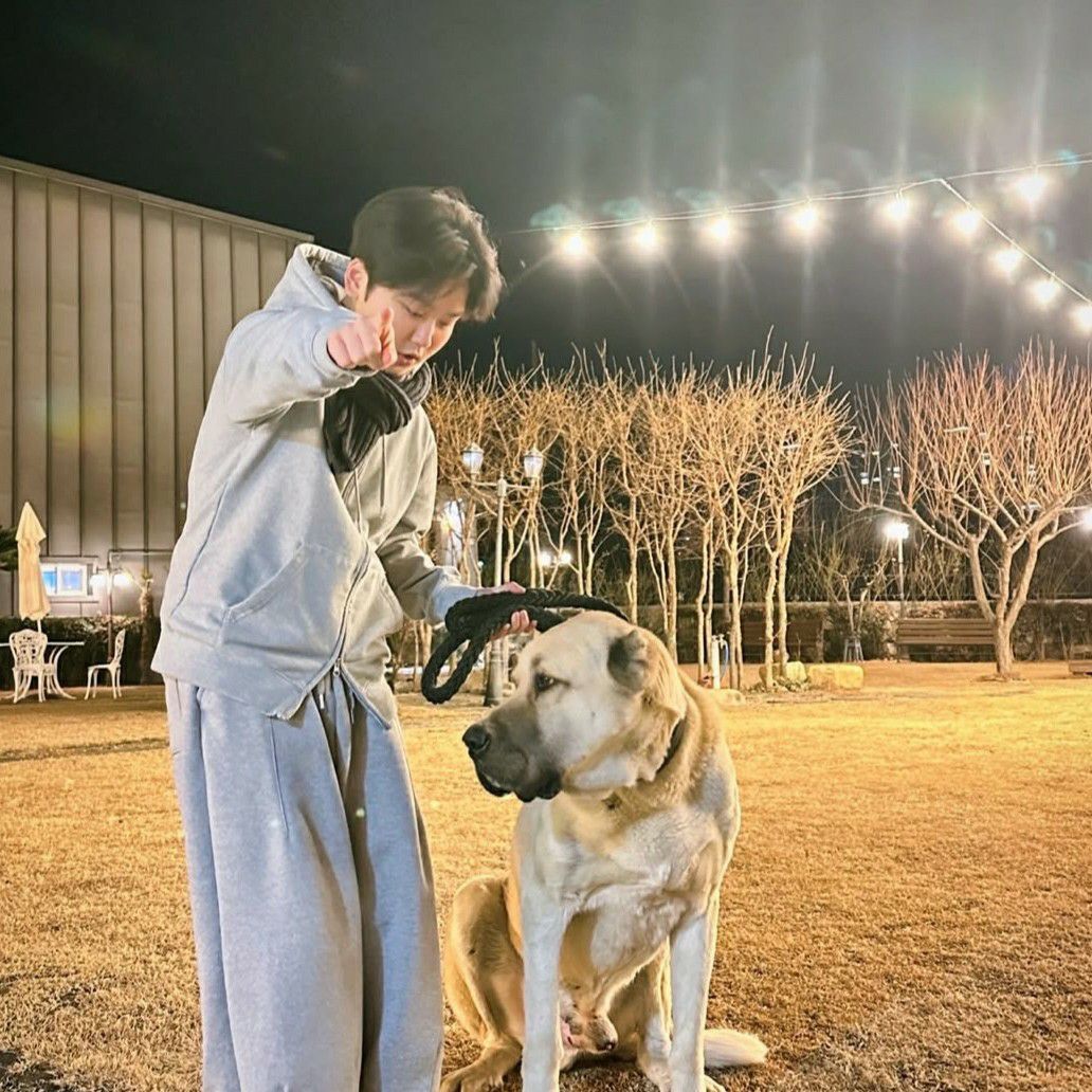 A moment captured by a fan of Park Sungon