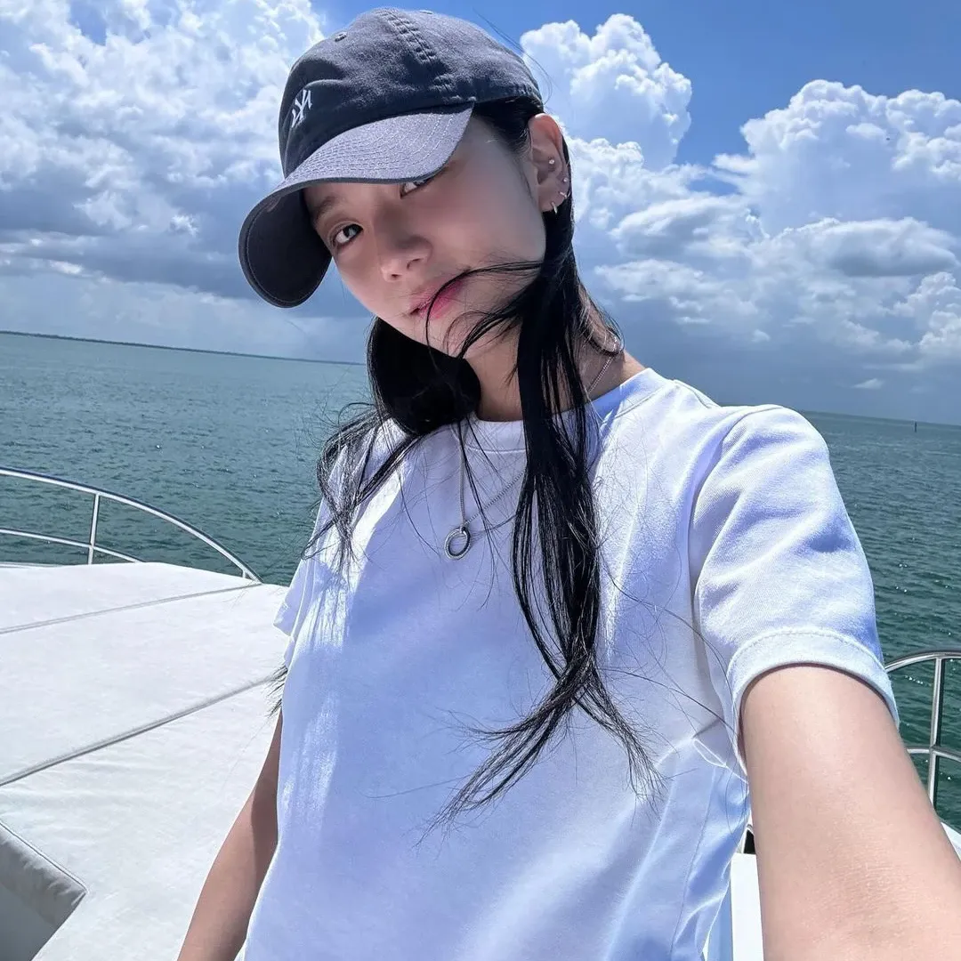 A moment captured by a fan of Jisoo (1995)