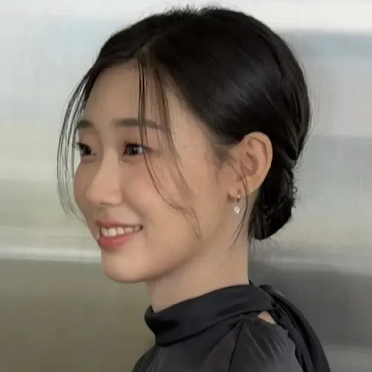 Behind-the-scenes cut of Han Yeji