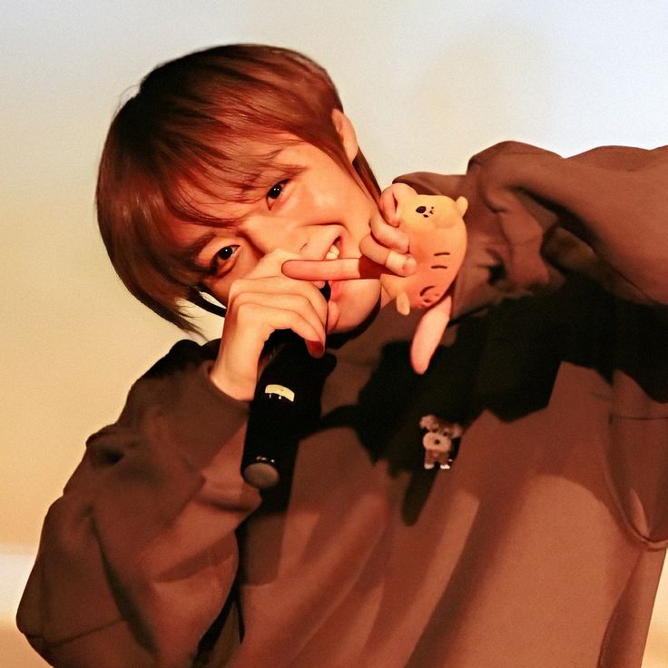 A moment captured by a fan of Park Jihoon