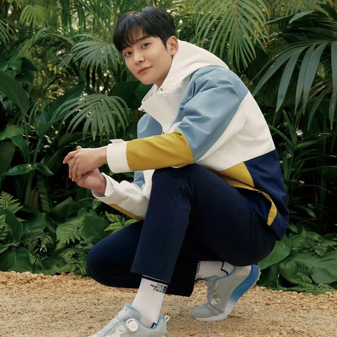 Momen yang diabadikan oleh penggemar Rowoon