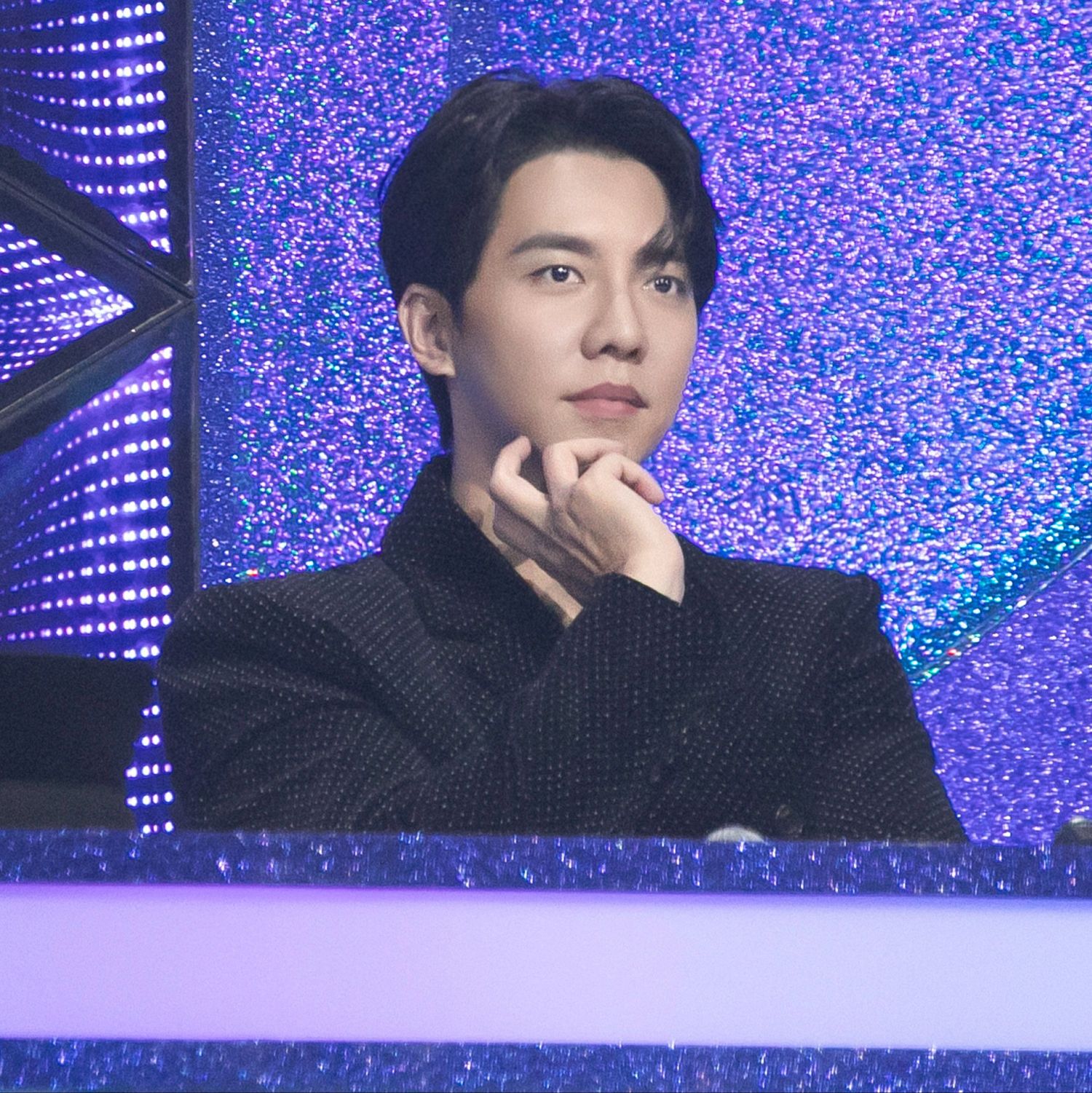 粉丝拍下的李升基瞬间