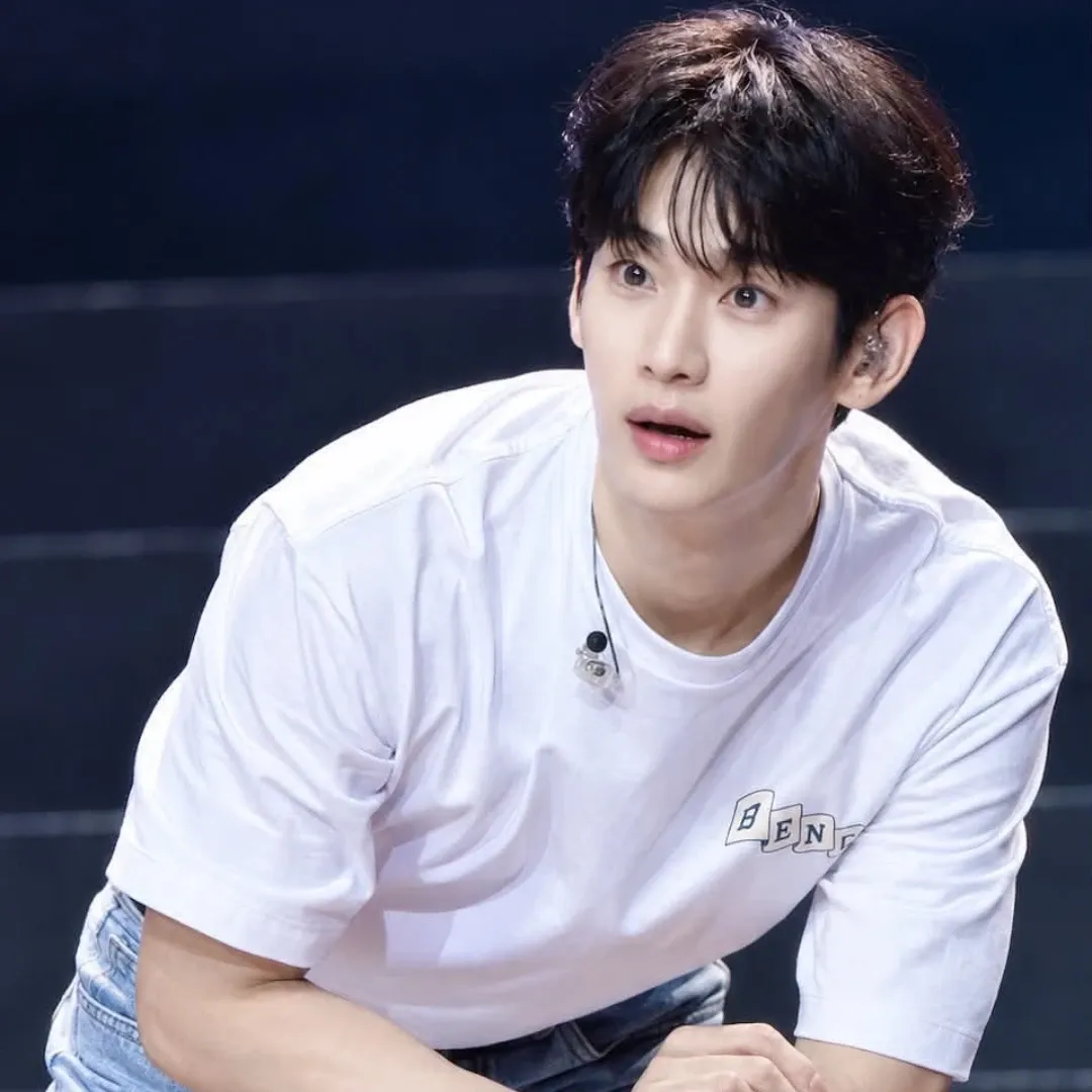 A moment captured by a fan of Kim Soohyun