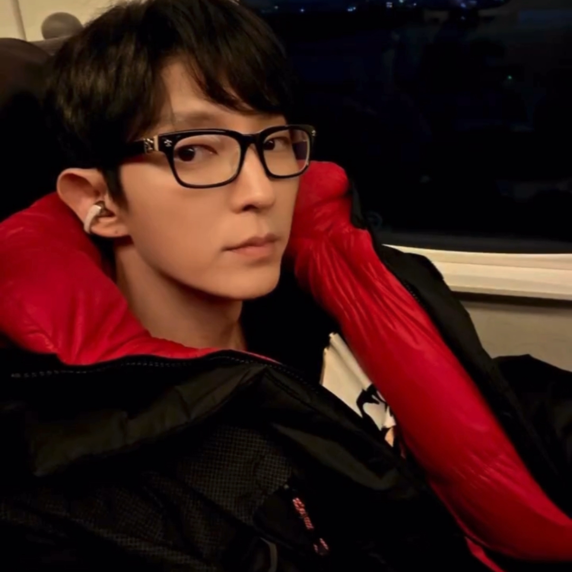 Behind-the-scenes cut of Lee Joongi