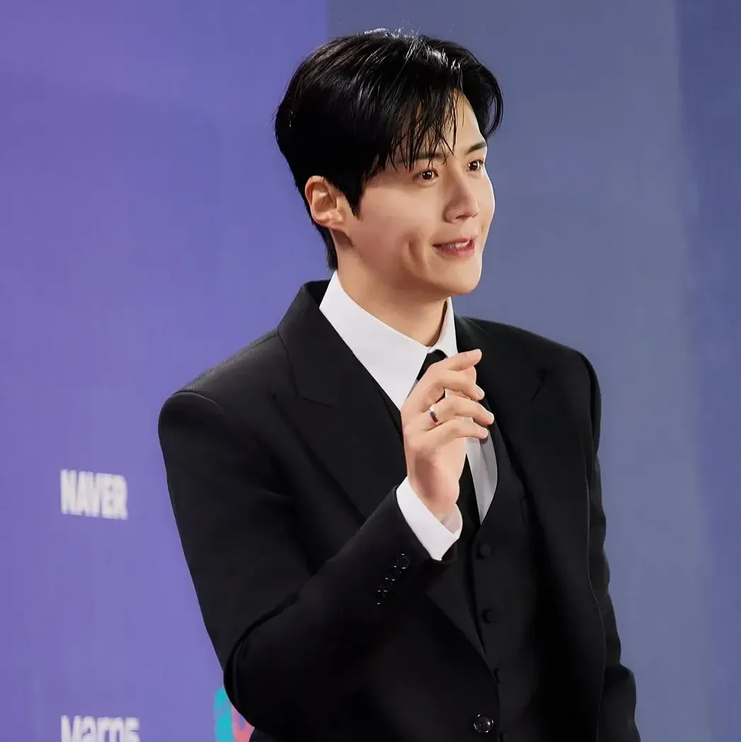 Foto kegiatan terbaru dari Kim Seonho