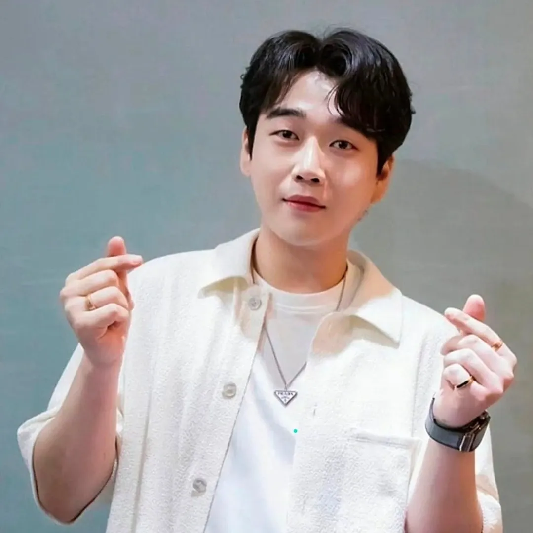 Latest photo of Hwang Youngwoong