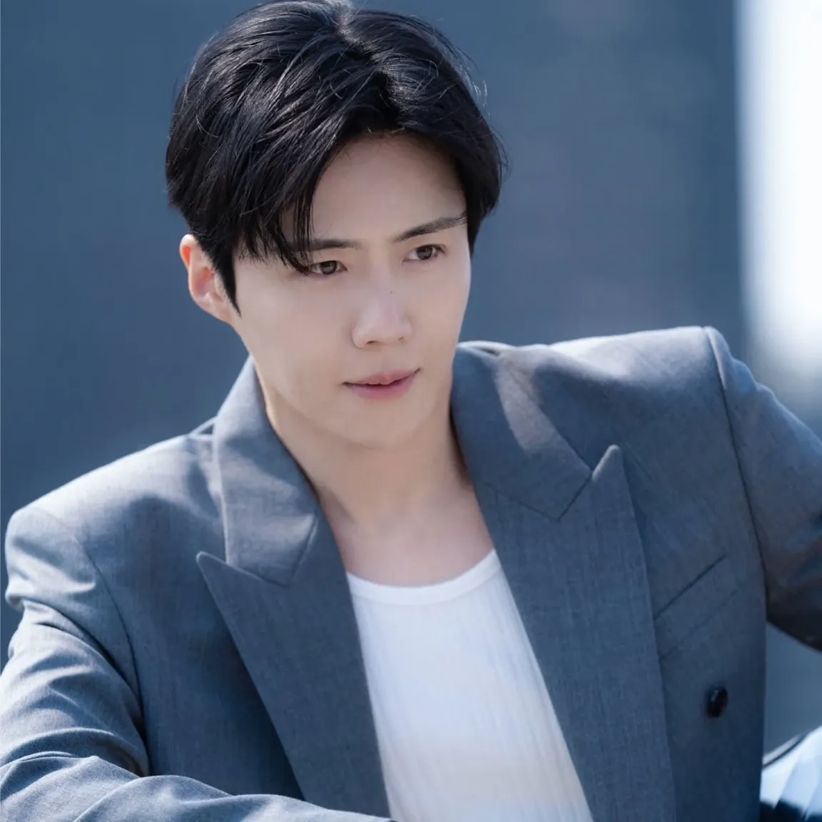 Behind-the-scenes cut of Kim Seonho