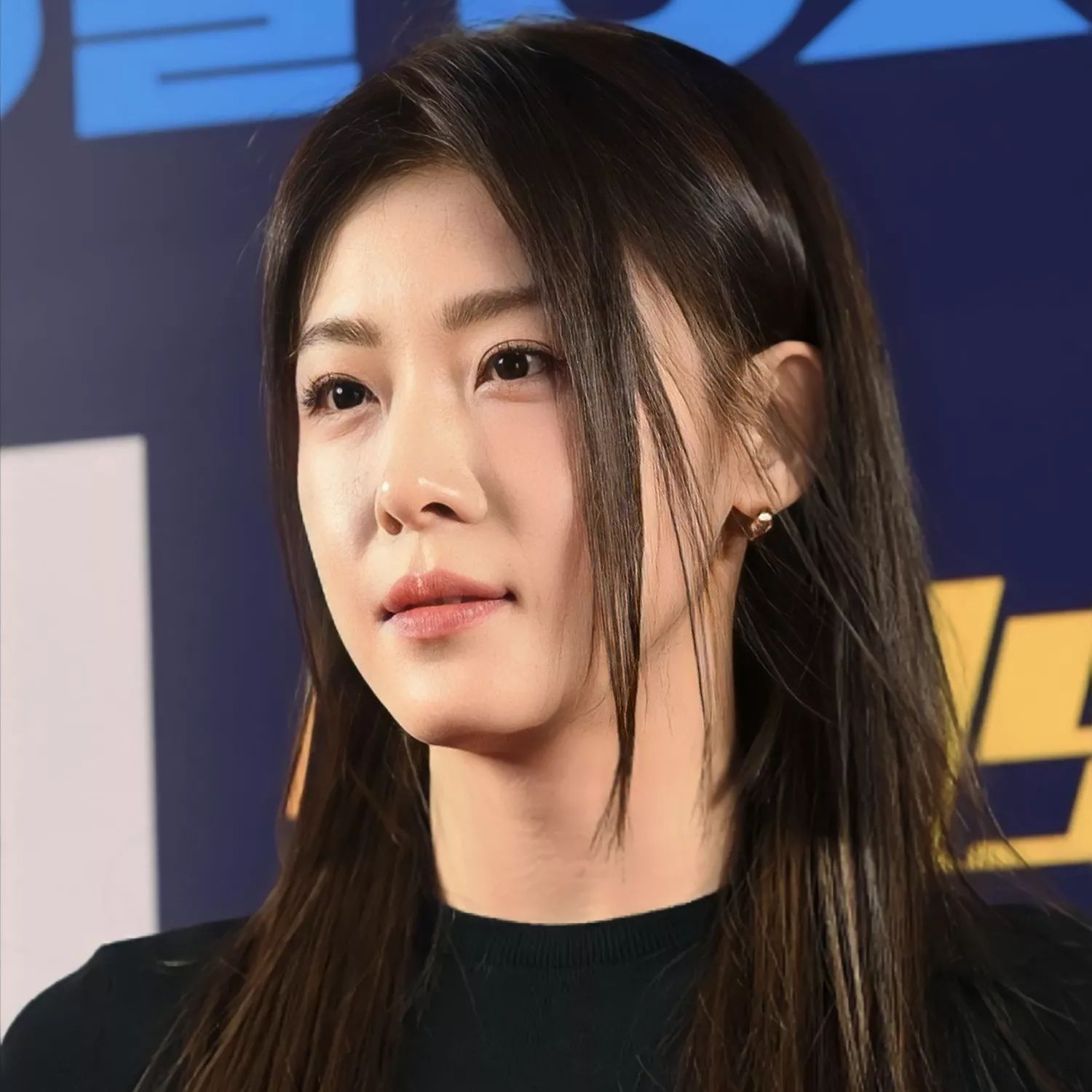 Behind-the-scenes cut of Ha Jiwon