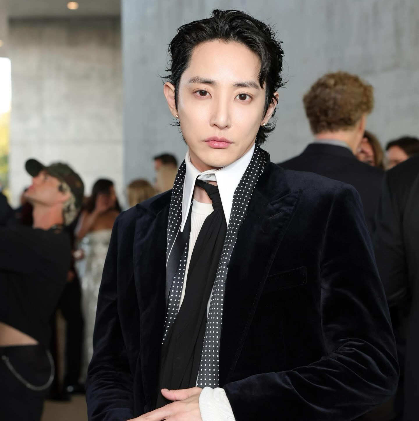 Behind-the-scenes cut of Lee Soohyuk