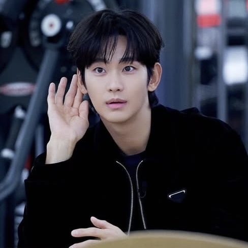 Recent activity shot of Kim Soohyun