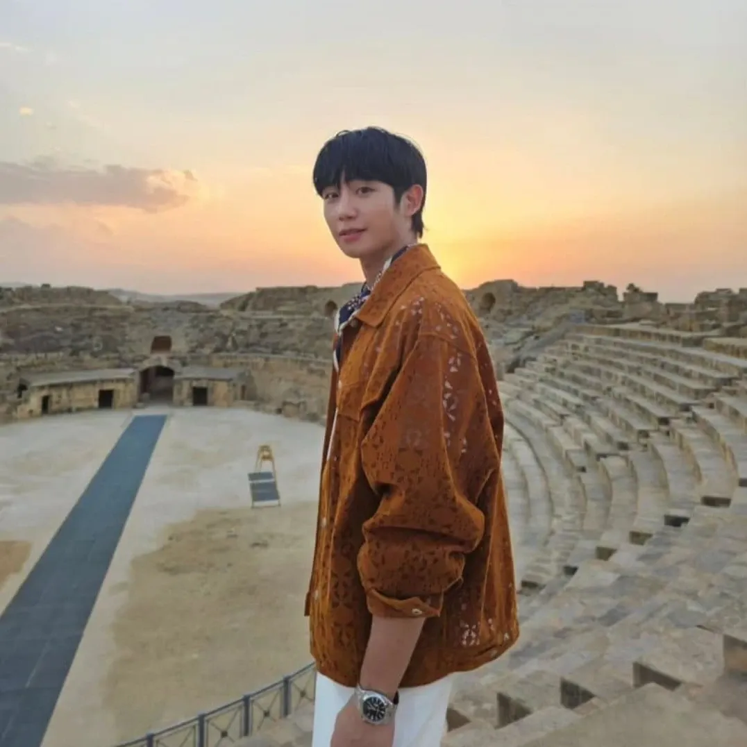 粉丝拍下的丁海寅瞬间