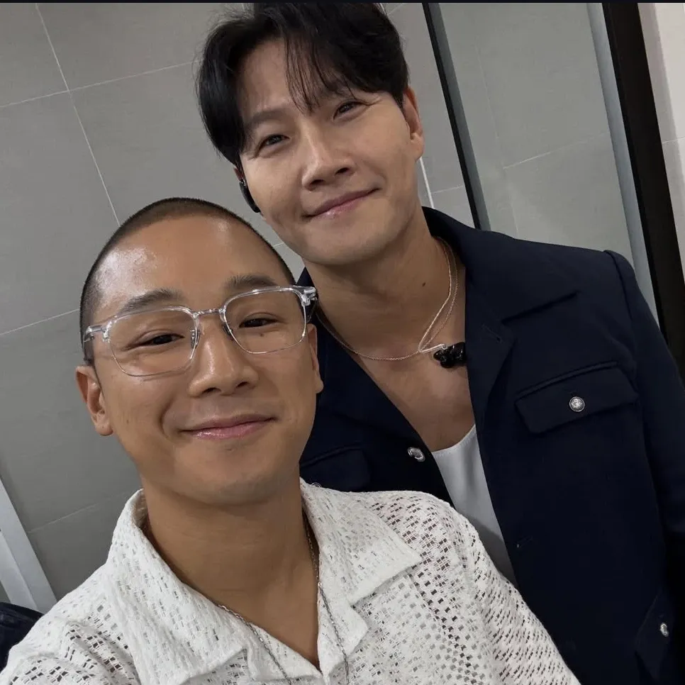 Recent activity shot of Kim Jongkook