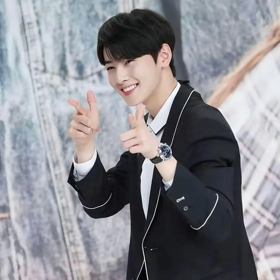 Latest photo of Cha Eunwoo